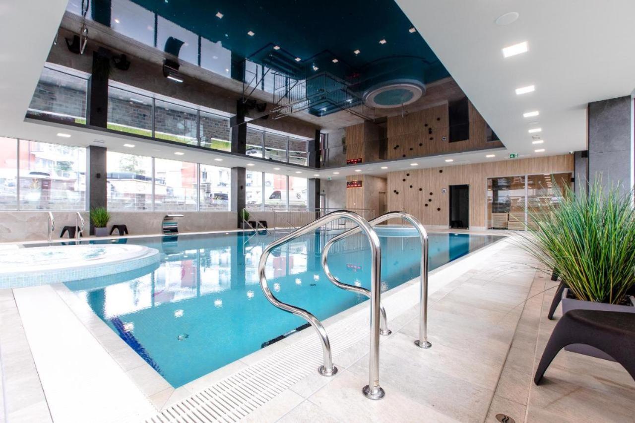 Miodowy Apartament Z Duzym Tarasem W Rewalu, Blisko Morza Exterior photo