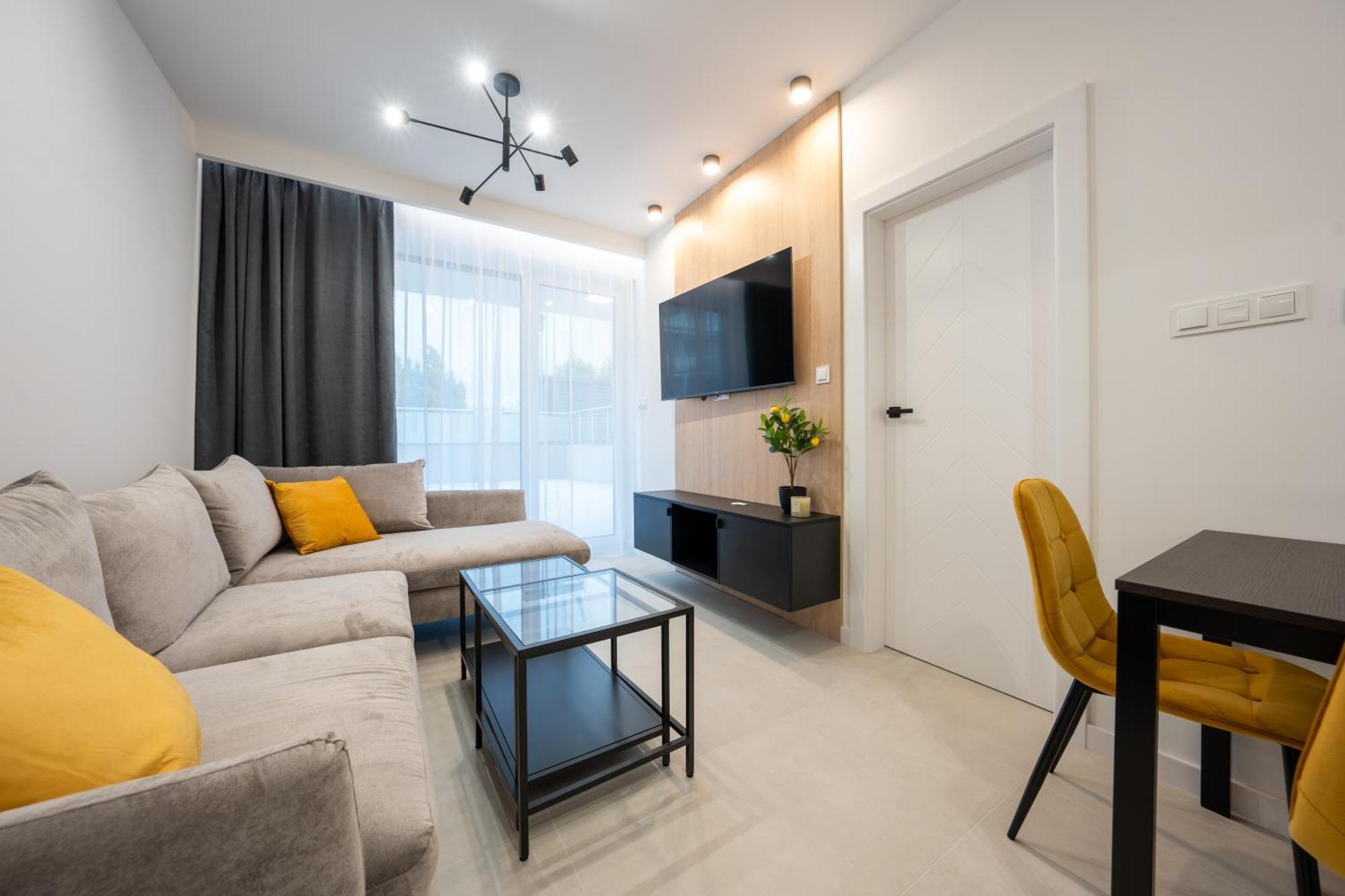 Miodowy Apartament Z Duzym Tarasem W Rewalu, Blisko Morza Exterior photo